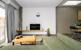 Modern Spacious Apartment